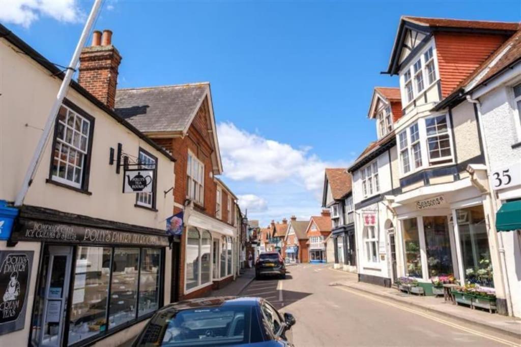 May Cottage - Heart Of Vibrant Village & 10 Mins Walk To Beach Milford on Sea Exterior photo
